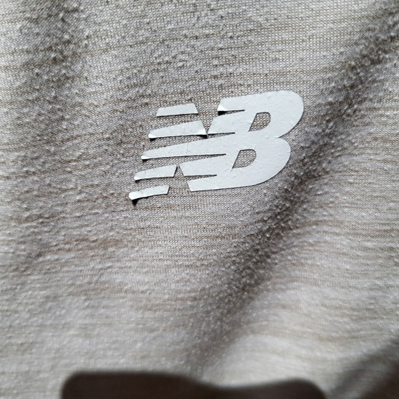 New Balance Kids Putty Short Sleeve Performance Tee - Size M (10-12) - Picture 4 of 4